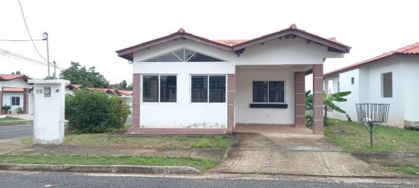VENTA DE CASA EN RESIDENCIAL VISTA PACÍFICA -CHITRÉ CON TAZA DE 5.85%