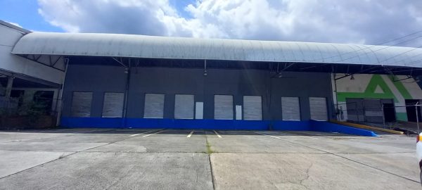 VENTA DE GALERA EN PARQUE INDUSTRIAL MILLA 8 CON TASA DE INTERES ESPECIAL DEL 3.99% EN SUBASTA