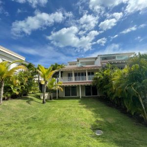 VENTA DE  CASA  EN PH OCEAN LAKE - FRENTE AL LAGO Y VISTAS AL MAR