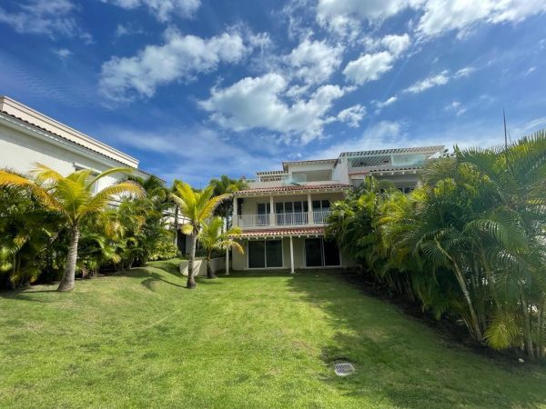 VENTA DE  CASA  EN PH OCEAN LAKE – FRENTE AL LAGO Y VISTAS AL MAR