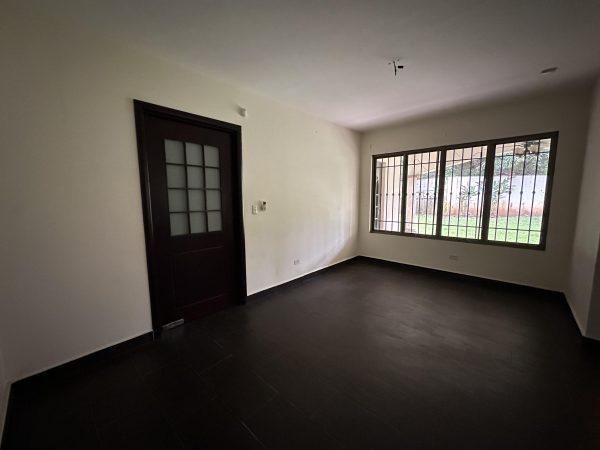 VENTA DE CASA EN URBANIZACIÓN LLANOS DE CURUNDÚ – ALBROOK