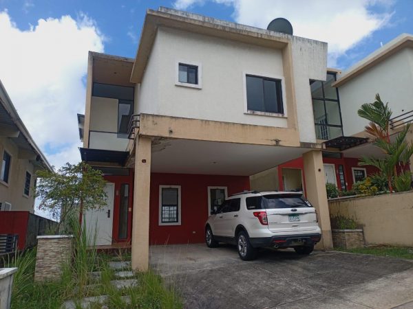VENTA DE CASA EN VISTAS DEL LAGO -PANAMA NORTE-CON TASA DE 5.85%