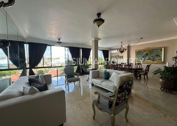 CASA 467 M2 –  2 NIVELES CON PISCINA EN DOS MARES